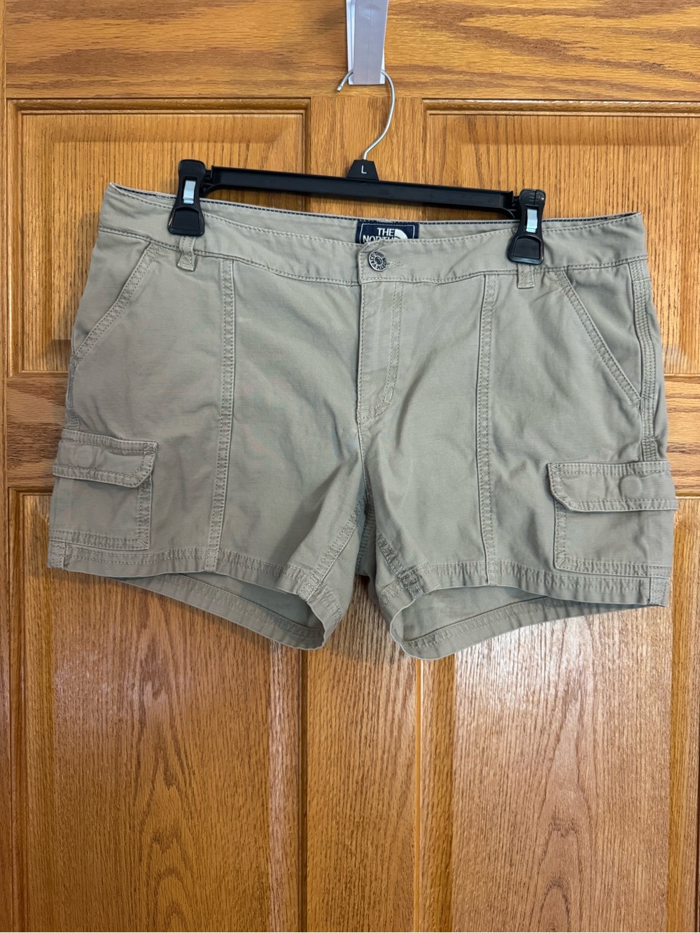 The North Face Cargo Shorts Women’s 10 Tan Utility Pockets Casual Outdoor